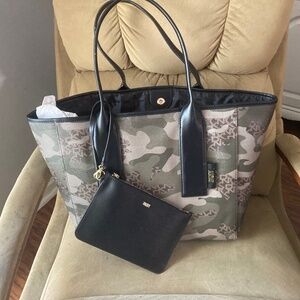 DKNY tote